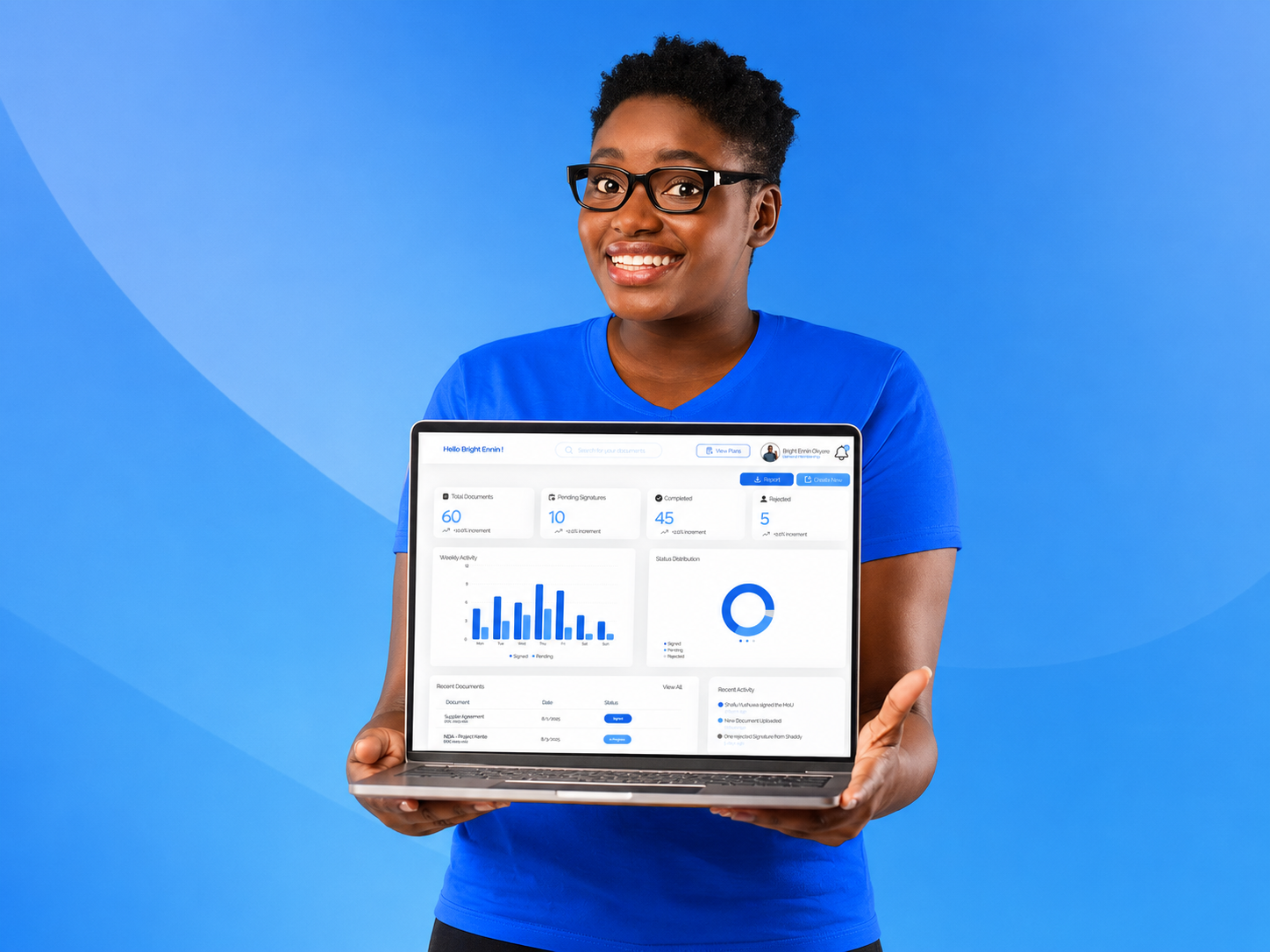 A person holding a Krataa Sign dashboard on a laptop